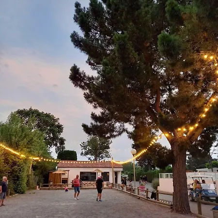 مكان تخييم Bontempo Village La Yole