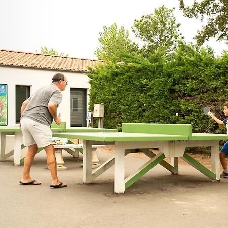 مكان تخييم Bontempo Village La Yole