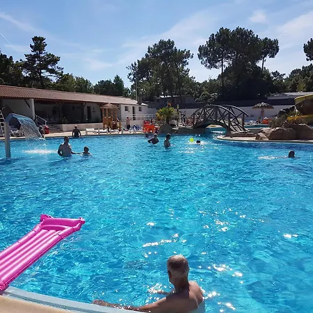 Bontempo Village La Yole مكان تخييم سان جان دي مونت