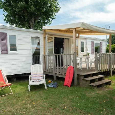 مكان تخييم Bontempo Village La Yole