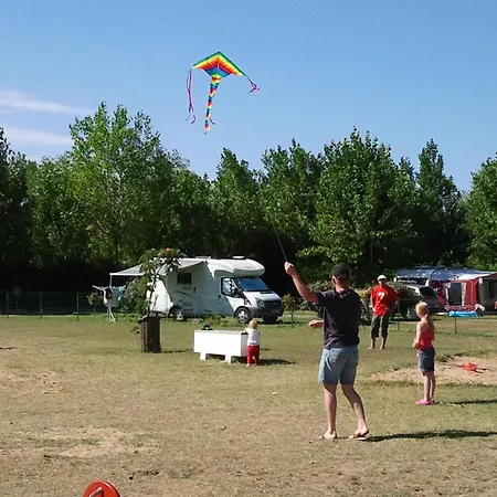 مكان تخييم Bontempo Village La Yole 4*