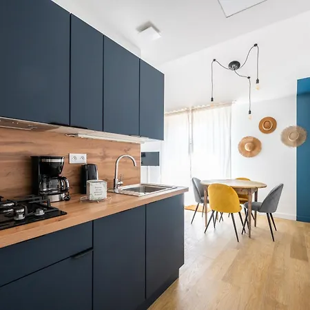 مكان تخييم Bontempo Village La Yole